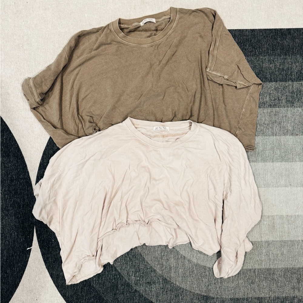 Set of 2 Free People “We The Free CC Tee” in green & beige, size XS